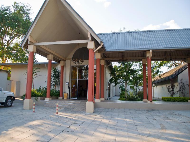 Protea Hotel By Marriott Zambezi River Lodge Катіма-Муліло Екстер'єр фото