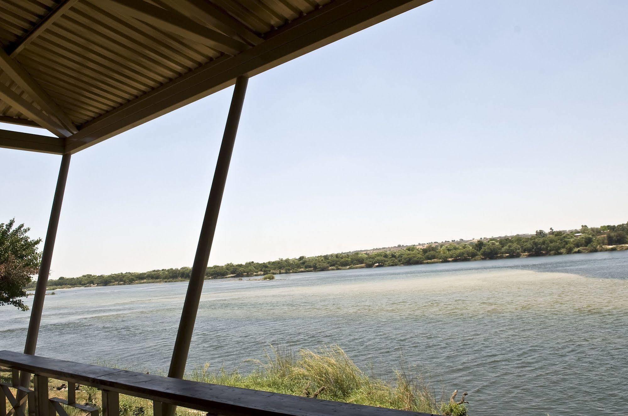 Protea Hotel By Marriott Zambezi River Lodge Катіма-Муліло Екстер'єр фото