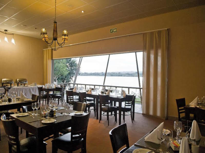 Protea Hotel By Marriott Zambezi River Lodge Катіма-Муліло Екстер'єр фото